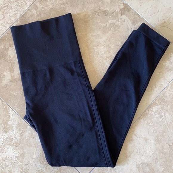 Spanx Look at Me Now Seamless Leggings in Very Black Size: L - Picture 1 of 3